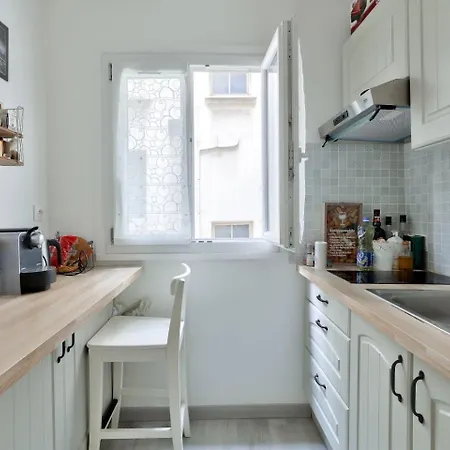 Апартаменты Cosy Proche Du Canal Saint-martin Париж